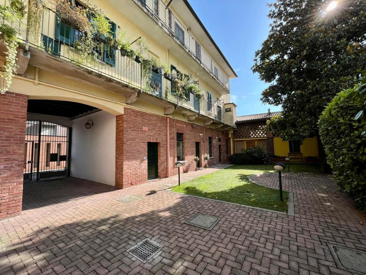 Guest House Sansiro Fiera Milan Exterior photo